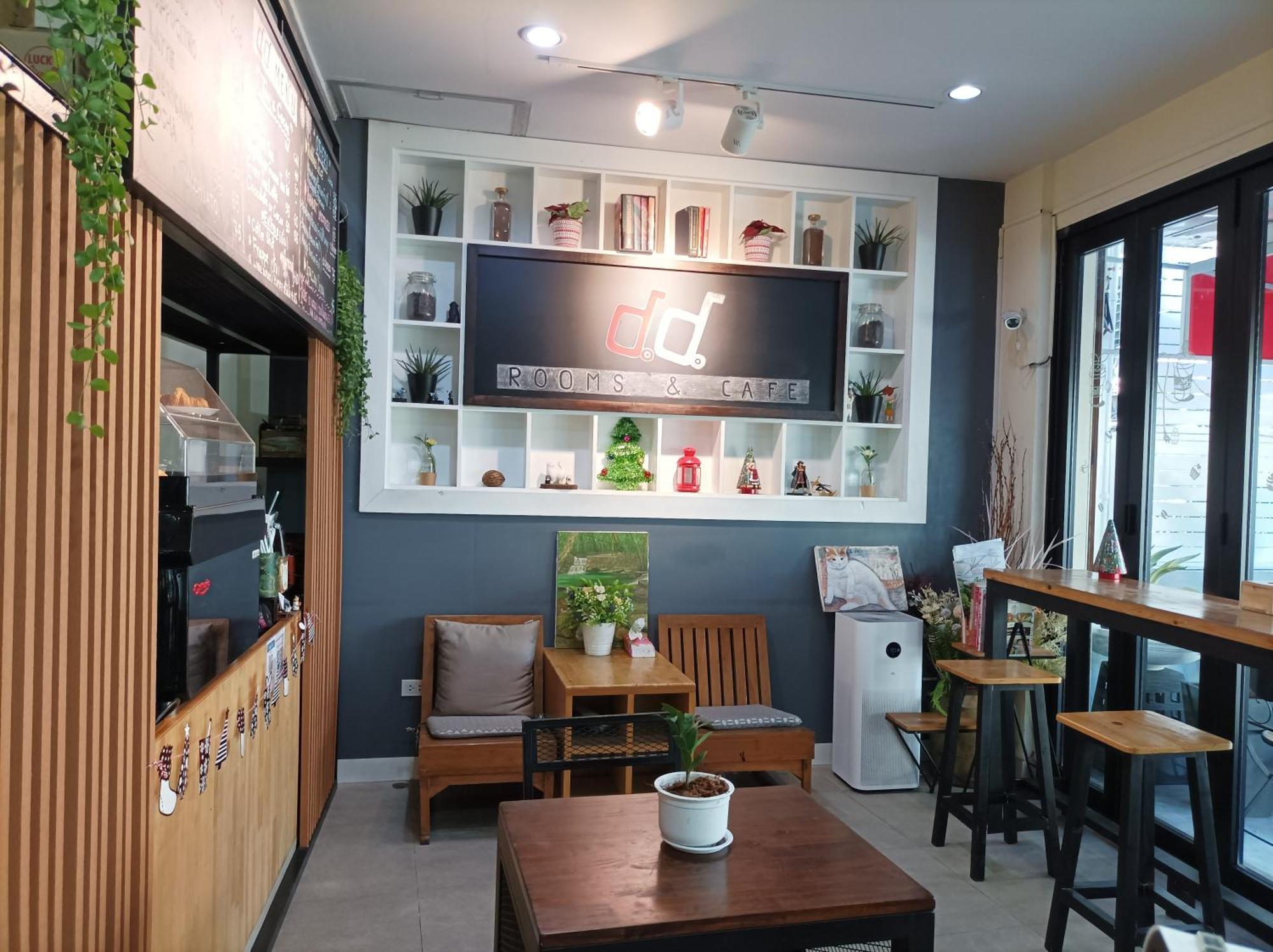 Double D Rooms & Cafe Banguecoque Exterior foto