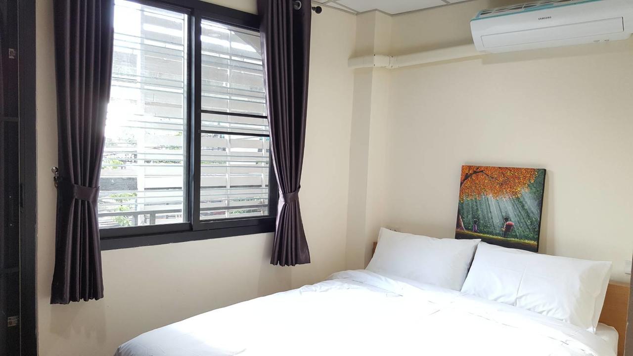 Double D Rooms & Cafe Banguecoque Exterior foto